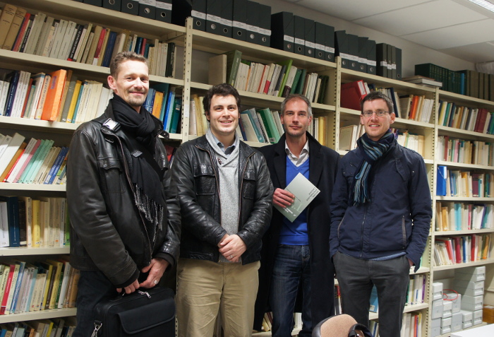 Glossing event at University of Paris VII-image